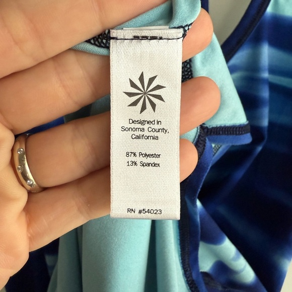 Athleta tank top • Women’s medium - Picture 4 of 6